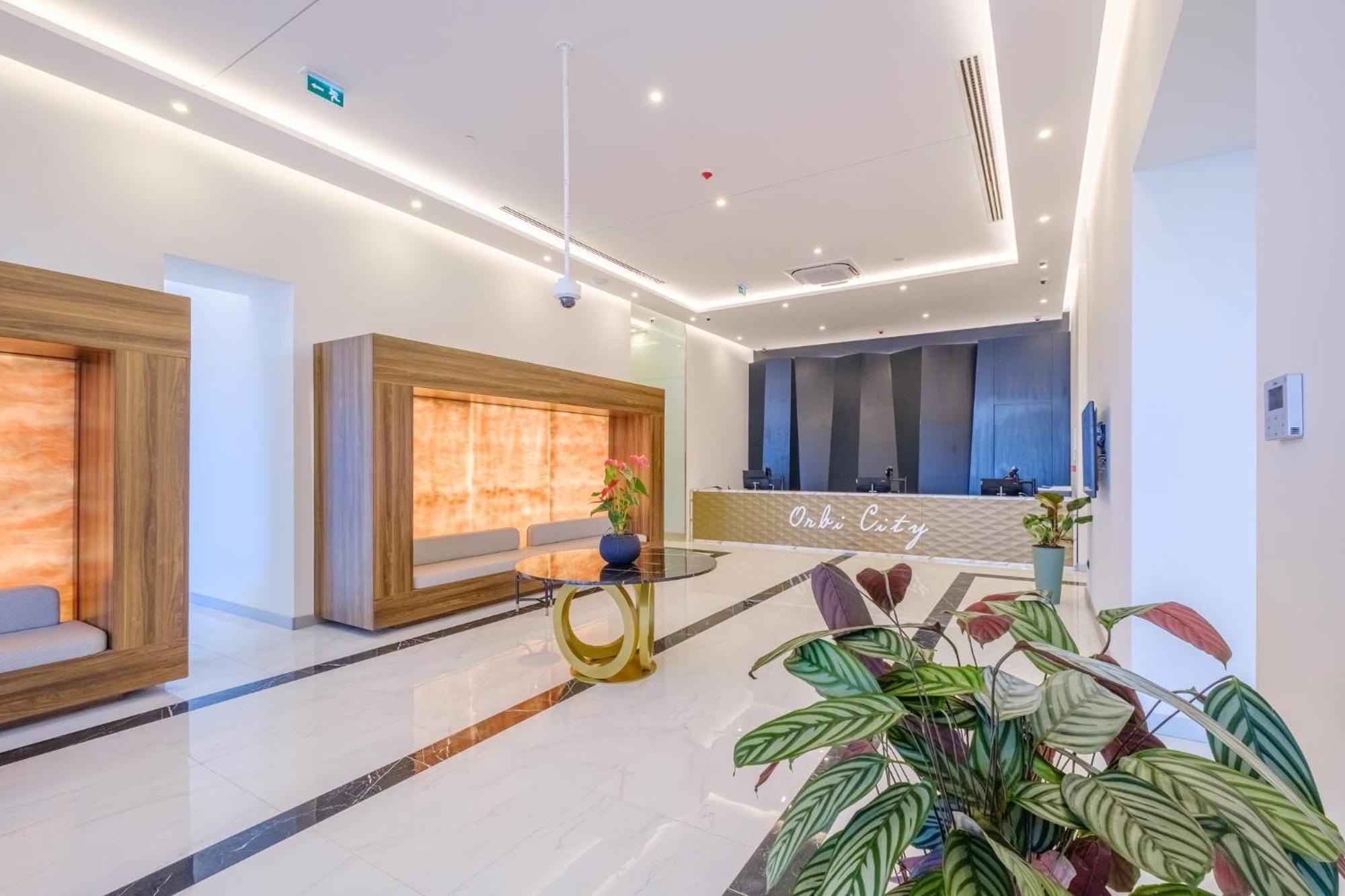Orbi Luxury * باتومي
